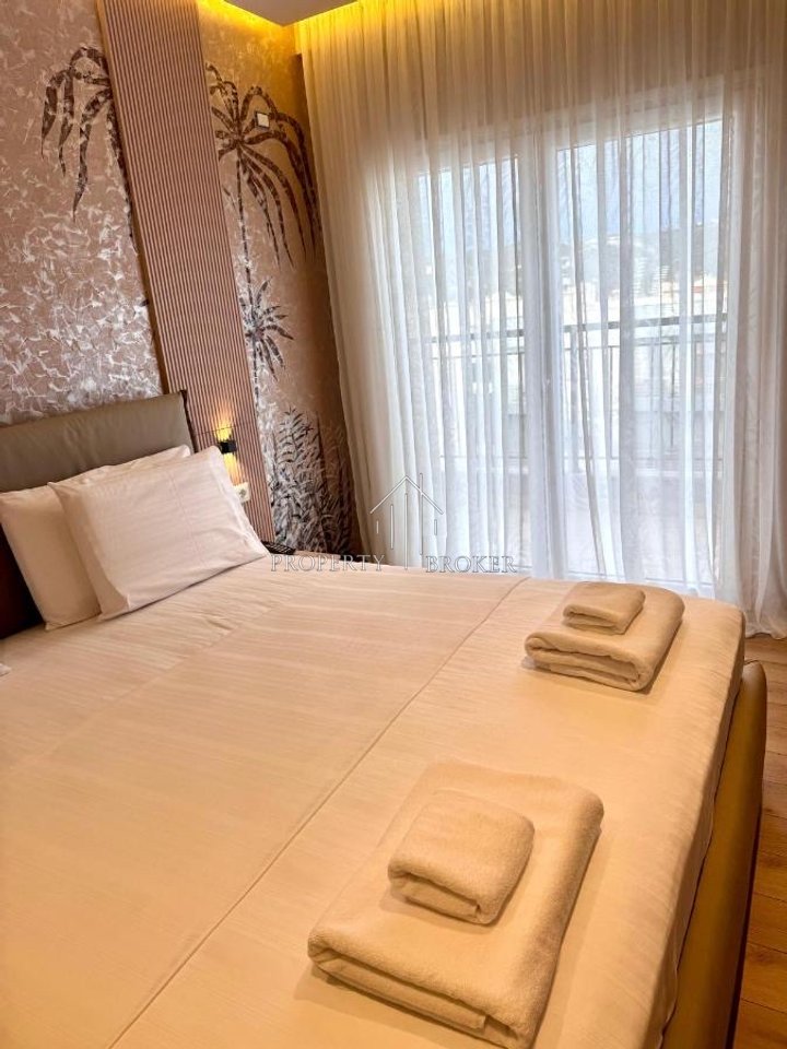 Jepet me qera Hotel tek Rruga Cajupi,Vlore!