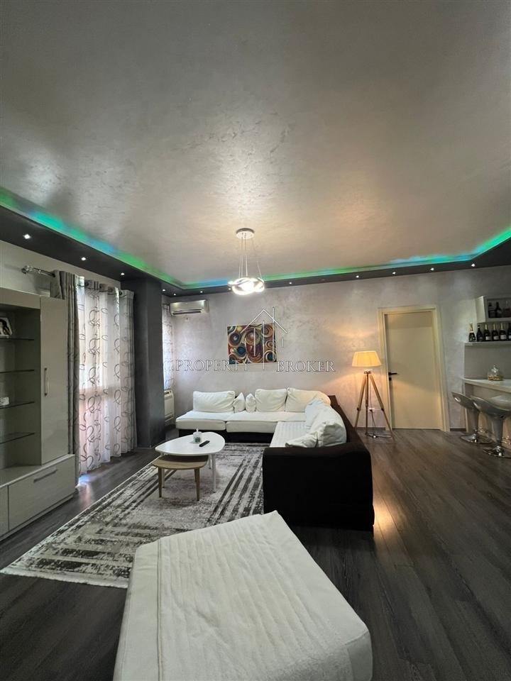 Shitet apartament plotesisht i mobiluar 2+1+2T Bulevardi Gjergj Gjergj Fishta tek Deliorgji!