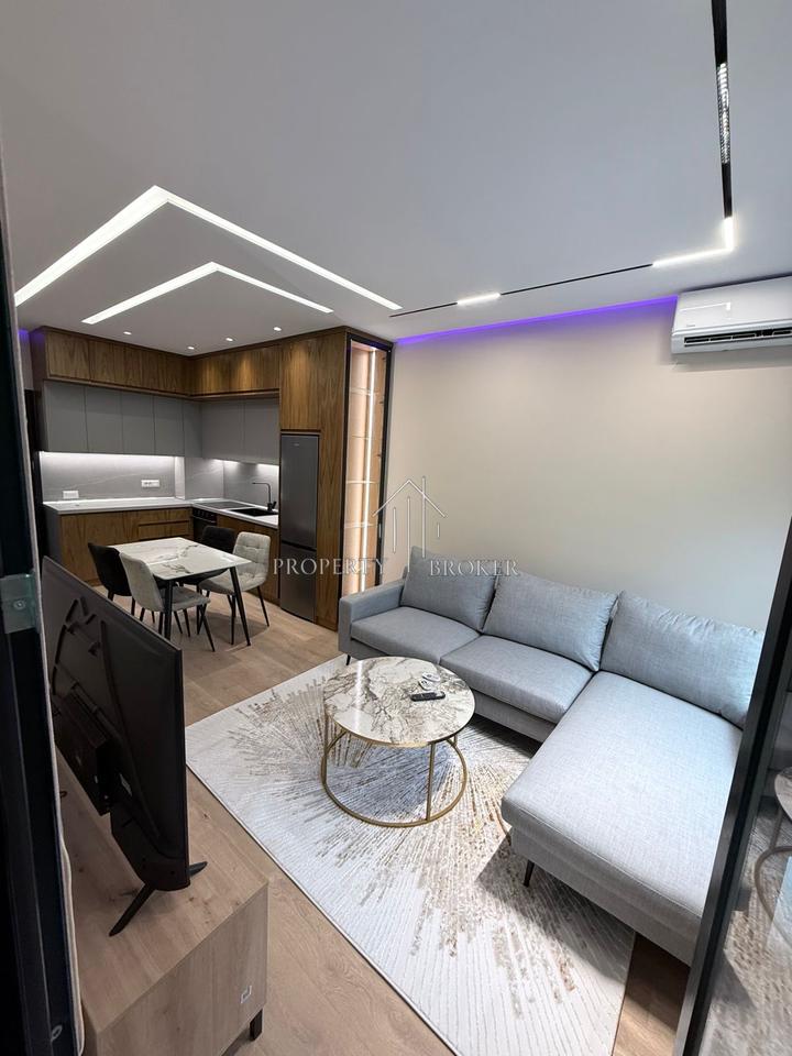 Jepet me qera apartament 1+1 Tek Rruga 5 Maji !